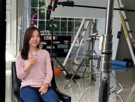 그녀의 증조부를 은인으로 삼은 차덕만 회장 덕분에 대재벌 금환그룹에 거둬지다. 전현무 여자친구 이혜성, 아나운서의 열일 중인 일상…'풋풋한 ...