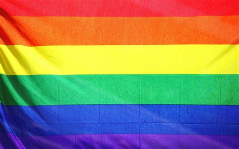 junio mes del orgullo lgbt ¿sabes cómo nació la bandera gay noticias vespertinas noticias