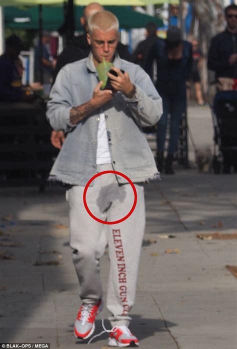 Justin Bieber Gives Explanation For Pee Stain On Sweats Daily Mail