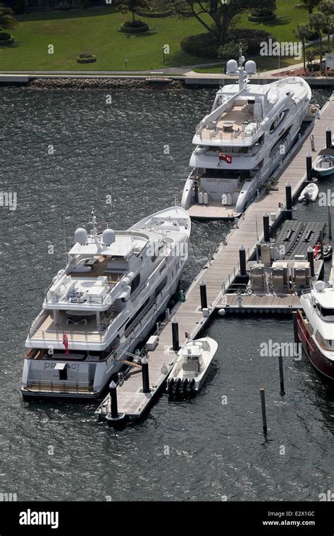 The Super Yacht Privacy Owned By Tiger Woods The Yacht Is Docked In