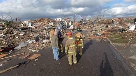 Tornadoes Damaging Storms Hit Us Midwest Killing 5