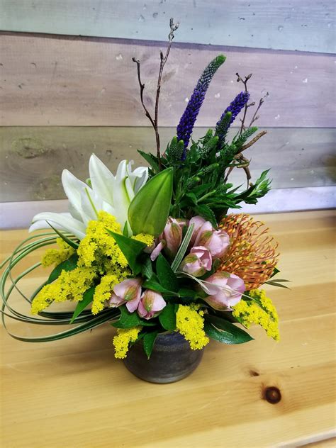 Whether you want to send flowers to russia or any other country megaflowers is precisely what you need to send flowers the same day at cheap prices, and to order flowers for delivery online. Pin by Sander Ranch Flowers on Everyday Flowers | Flower ...