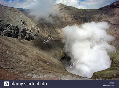 Volcano Crater Edge Steam Mount Bromo Cemoro Lawang Or Cemorolawang