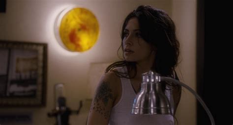 Nackte Sarah Shahi In Bullet To The Head