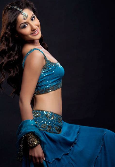 Sexy Beauty Mallika Kapoor