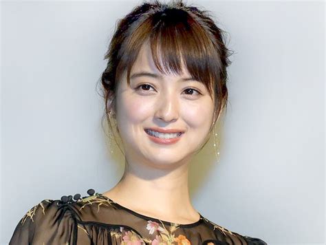 佐々木希、かわいいオン眉ショートヘアに! ファン興奮「天使 ...