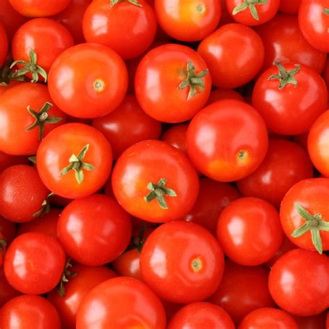 Easiest Way To Halve Cherry Tomatoes