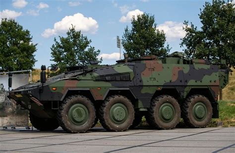 laatste boxer pantservoertuig afgebouwd onafhankelijke defensiebond militaire voertuigen