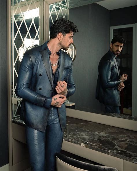Michele Morrone In 2021 Handsome Italian Men Poses For Men Handsome Men