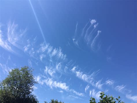 Weird/rare clouds : CLOUDS