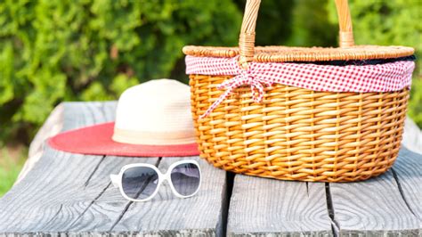 15 Delightful Picnic Traditions From Around The World Mental Floss