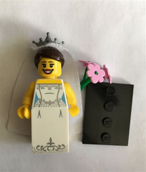 Lego Series 7 Bride Minifigure Wedding Dress Flowers Gown Veil 8831 Cmf