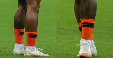 Find the perfect memphis depay netherlands stock photos and editorial news pictures from getty images. Is This Even Allowed? Memphis Depay Wears Extremely Low ...