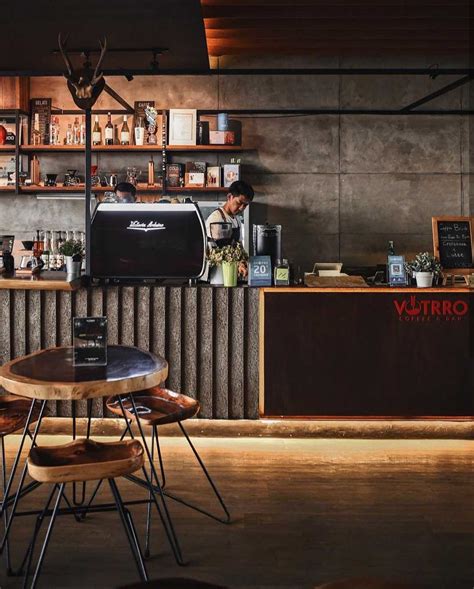 Desain Coffee Shop Industrial Super Keren Dengan Kayu Dan Beton