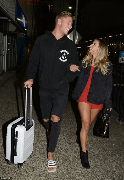 Love Islands Shelby And Dom Appear To Confirm Romance In Sydney