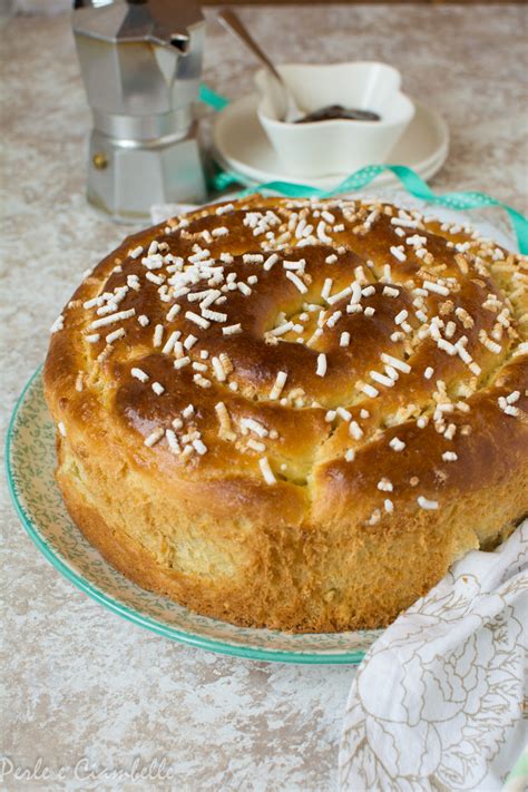 Si parte da una base di ottima pasta frolla (può essere preparata anche in anticipo e conservata in frigorifero o nel congelatore) che, una volta. TORTA BRIOCHE ALLA MARMELLATA