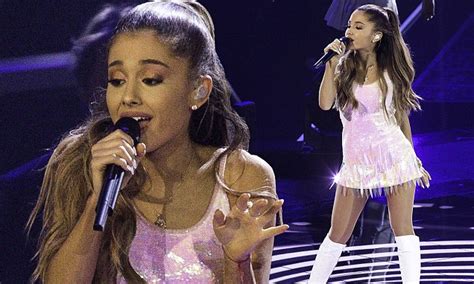 Ariana Grande Goes Retro To Perform Problem In Holland