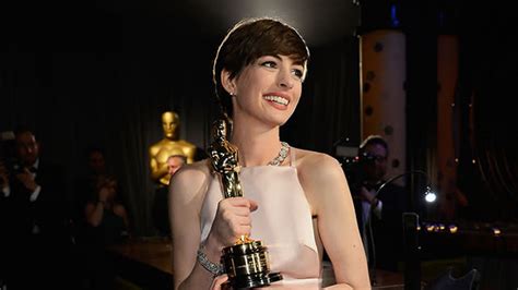 Anne Hathaway Responds To Amy Schumers Trainwreck Joke
