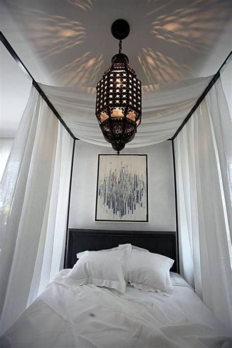 Discover the finest luxury lighting from the world's top designers and brands. 27 Interior Designs with Moroccan Lanterns - MessageNote