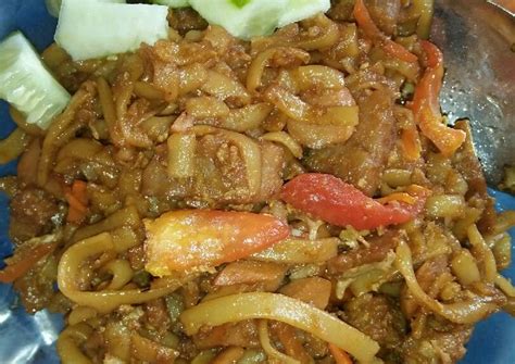 When shopping for fresh produce or meats, be certain to take the time to ensure that the texture, colors, and quality of the food you buy is the best in the batch. Resep Mie Tiaw Rumahan / Masak Kwetiaw Atau Mie Tiaw Ala ...