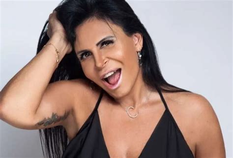 Gretchen responde seguidor que disse que ela já teve mil homens Clube FM Brasil