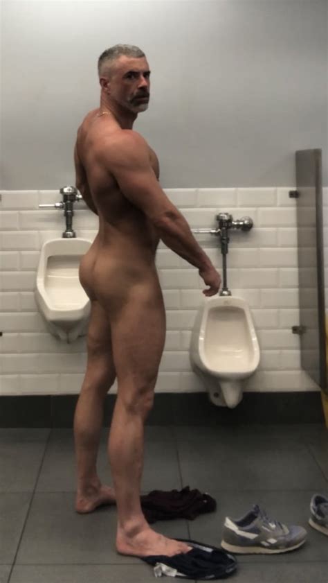 Showing It Off At The Mens Room Urinals Page 495 Lpsg
