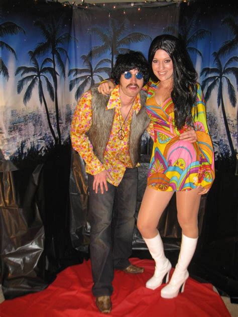 25 Far Out ’70s Costumes For Everyone Diy Couples Costumes Couples Halloween Outfits Couples