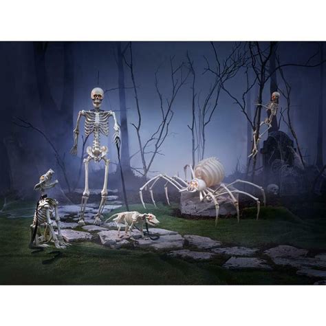 Home Accents Holiday 6342 30199 25ft Animated Led Howling Skeleton