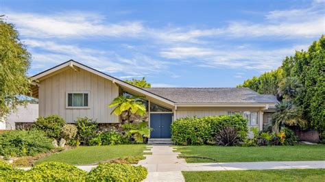 The Brady Bunch House Hits The Market At 55 Million Architectural