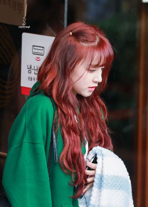𝐄𝐍𝐄𝐑𝐘𝐔𝐐𝐈 On Twitter Red Hair Kpop Girl Kpop Hair Color Red Hair Kpop