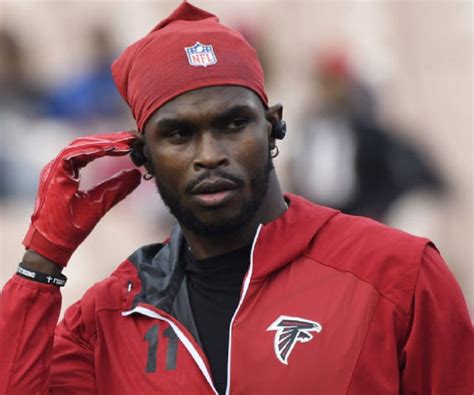 Latest on tennessee titans wide receiver julio jones including news, stats, videos, highlights and more on espn. Julio Jones Biography - Facts, Childhood, Family Life ...