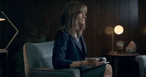 Julia Roberts Debuts First ‘homecoming Teaser Trailer Watch Now