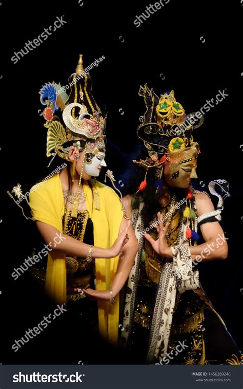 Tari Topeng Panji Panji Traditional Dance ภาพสต็อก 1456289246