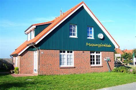 Spiekeroog unterkunftsverzeichnis mit freien ferienwohnungen, und hotels. File:Spiekeroog-Museumspferdebahn 1.jpg (mit Bildern ...