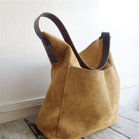 One In Stock This Bag Is Xl In Sizelots Of Leather And Holding