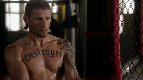 Shirtless Men On The Blog Matt Lauria Mostra Il Sedere