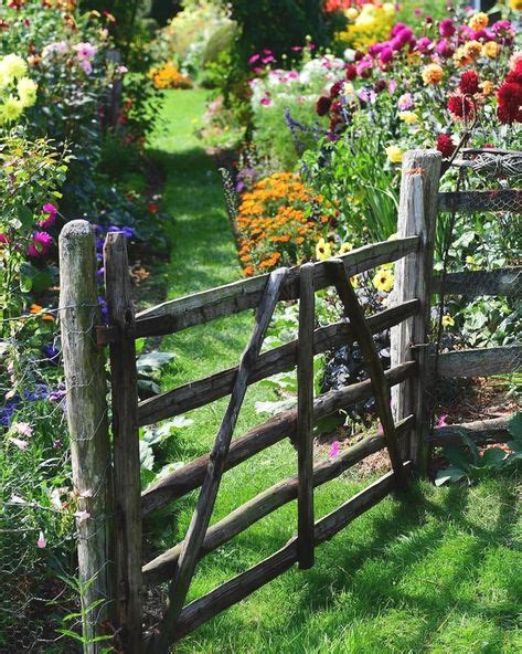 cottagegardenflowers farmhouse garden rustic gardens garden gates