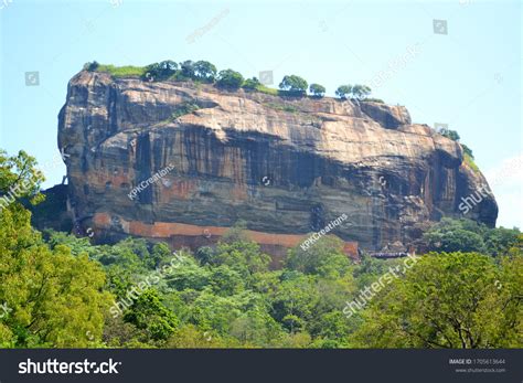 Sigiriya O Sinhagiri León Rock Sinhala Foto De Stock 1705613644