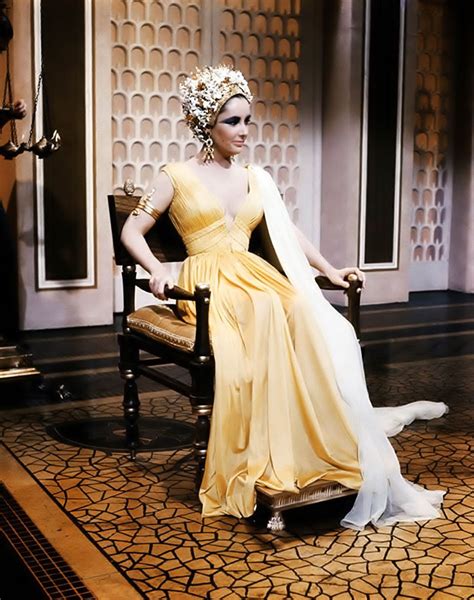 elizabeth taylor cleopatra costume 1963 elizabeth taylor cleopatra elizabeth taylor greek
