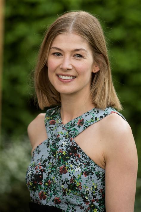Rosamund Pike At Chelsea Flower Show In London 05232016 Hawtcelebs