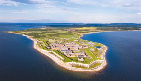 Review Fort George The Past