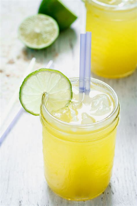 Pineapple Margarita Recipe — Incredibly Quick And Easy To Make — Eatwell101