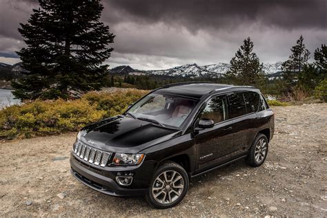 On pavement, however, reviewers said that the compass' engine was lethargic, noisy and couldn't match the performance of. JEEP Compass - 2011, 2012, 2013, 2014, 2015, 2016, 2017 ...