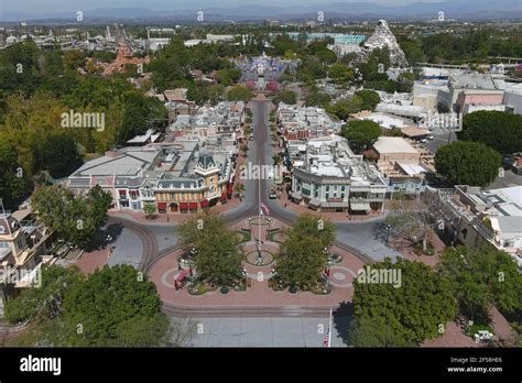 Disneyland California Main Street Hi Res Stock Photography And Images