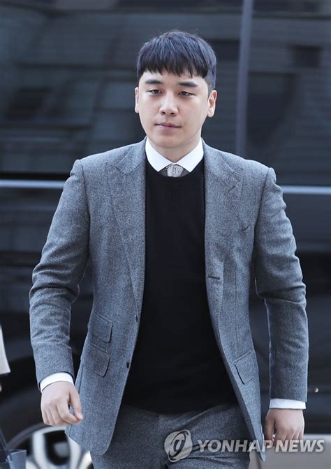 seungri at arrest hearing yonhap news agency