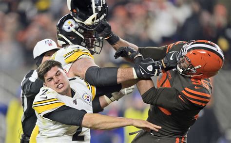Harry no longer doing this job. 'That's assault': NFL players express shock at Myles ...