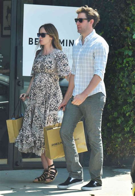 See Pregnant Emily Blunt S Baby Bump