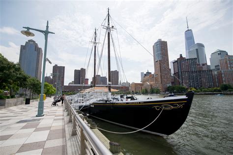 Grand Banks To Offer Dining And A Raw Bar On A Tall Ship The New York