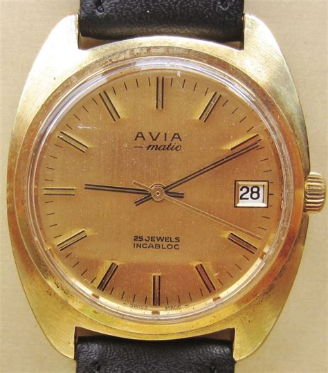 Vintage 1970s Avia Gold Plated Automatic 25j Gents Watch In Avia Wooden