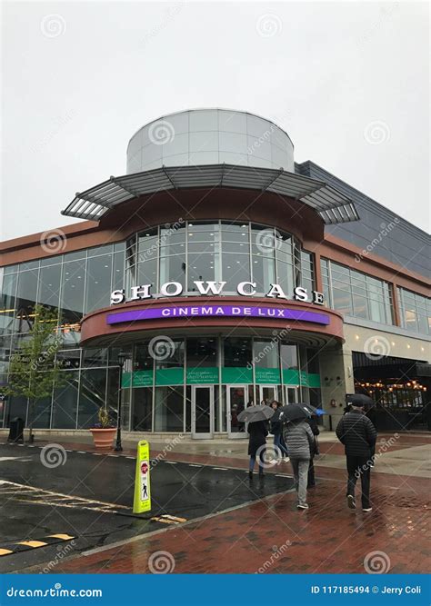 Showcase Cinema De Lux En El Lugar De La Herencia, Dedham, MA Imagen de